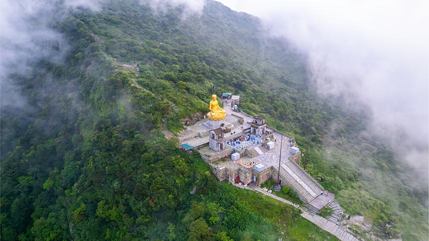 Yên Tử Quảng Ninh: địa chỉ, lịch sử và dấu ấn Phật giáo Trúc Lâm